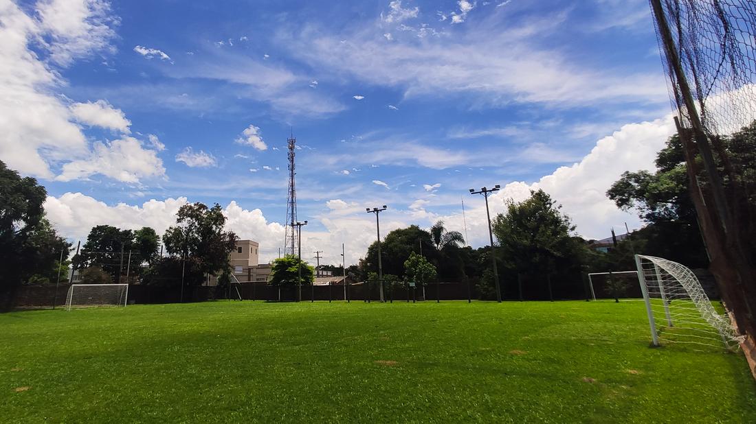 Campo de futebol em gramado natural da Sociedade Rio Branco