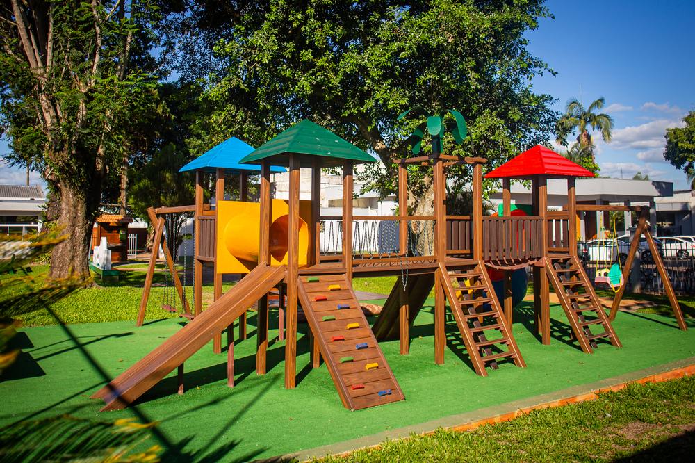 Playground infantil colorido da Sociedade Rio Branco